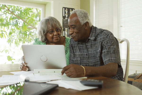Body-Image-African-American-Couple-On-Laptop